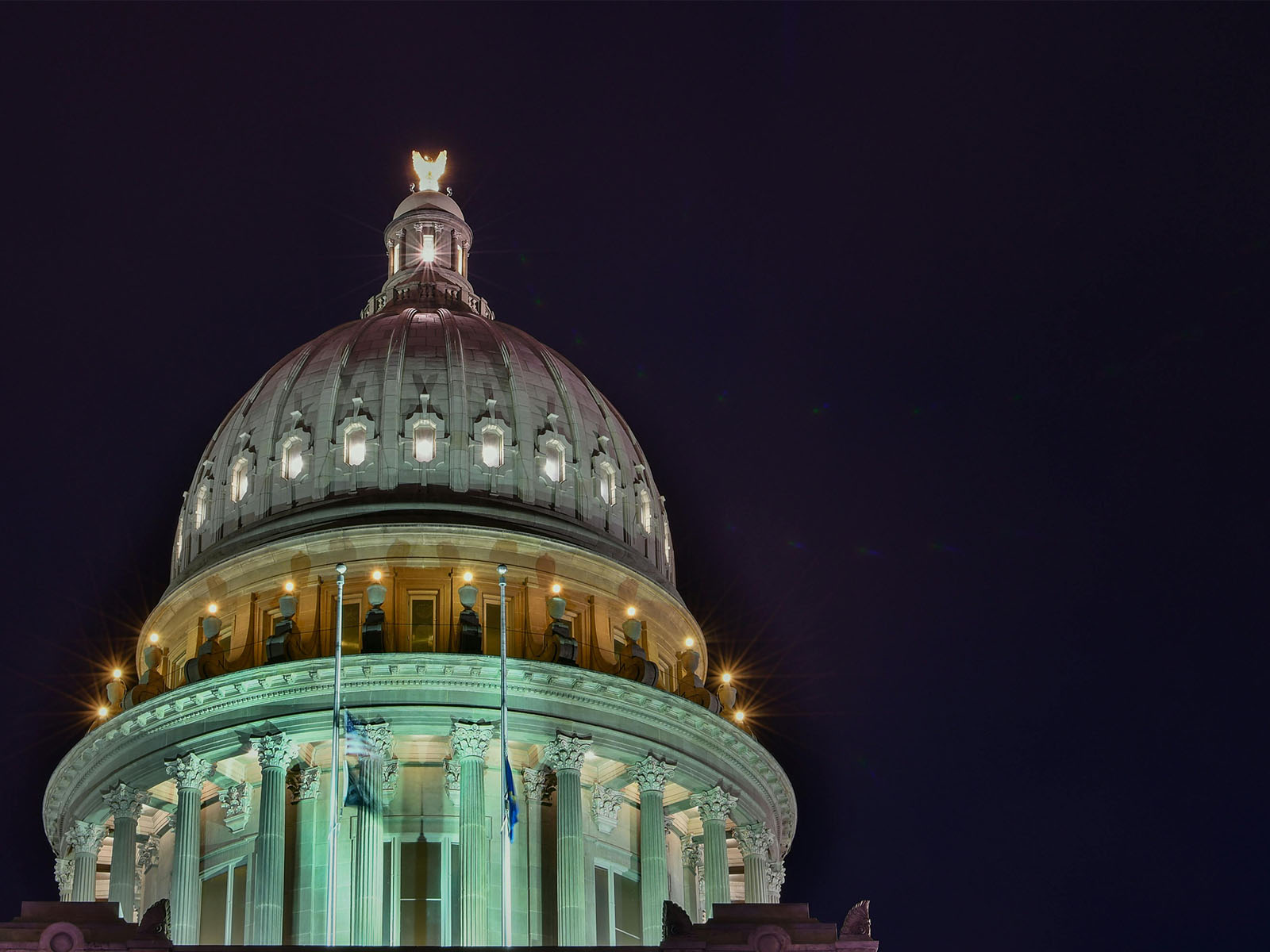 Warren UC - Private International College Consulting - Campuses Advise International Students to Return by Inauguration Day post - US Capitol Hill at Night - Pexels Brett Sayles