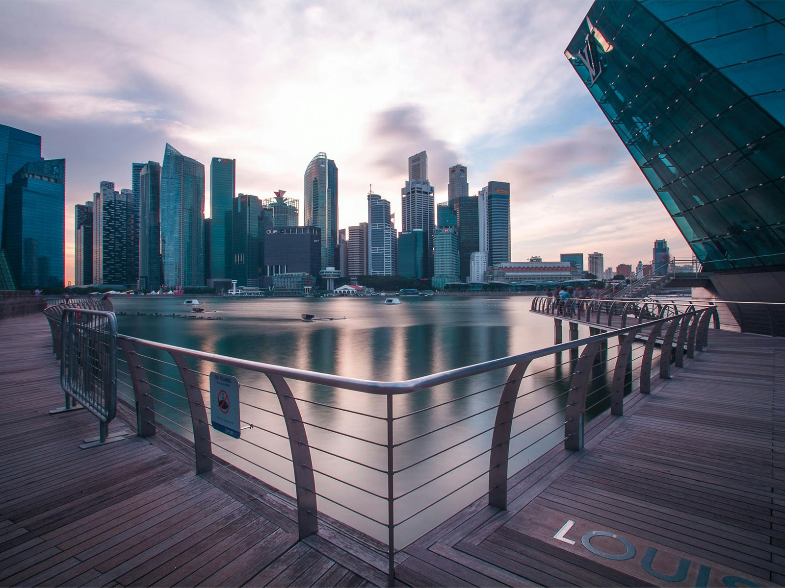 Warren UC - Private International College Consulting - QS rankings- US and UK unis lead but Asian countries excel post - Brown Wooden Docks Near Body of Water in Singapore - Pexels Pixabay