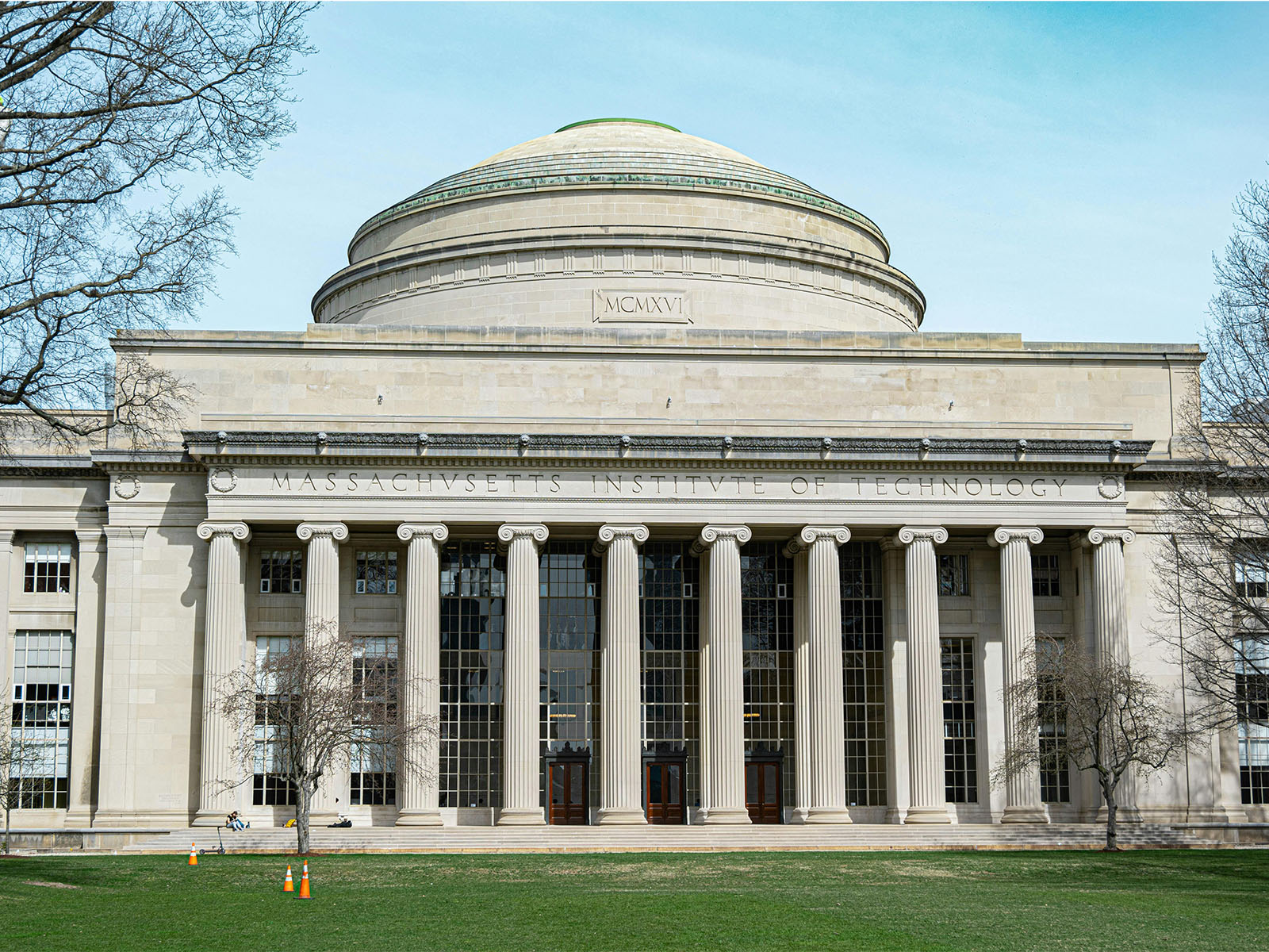 Warren UC - Private International College Consulting - World University Rankings 2026 post - Building at MIT - Pexels Yuanda Darian Shen